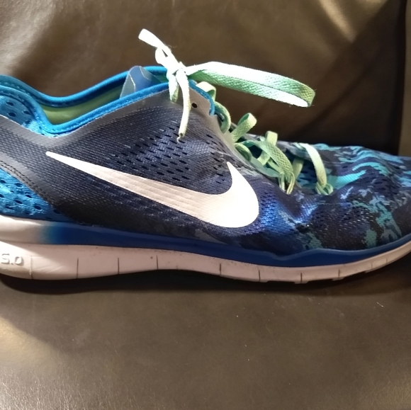 Nike - Picture 2 of 7